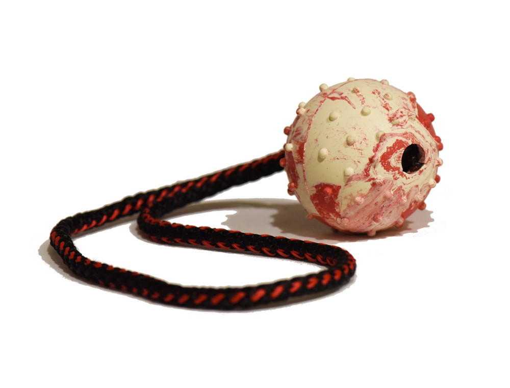 D&C Täyskumipallo suoralla narulla 5 cm