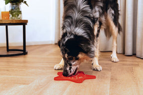 Beeztees LickMat Star nuolumatto punainen 24 x 20 cm